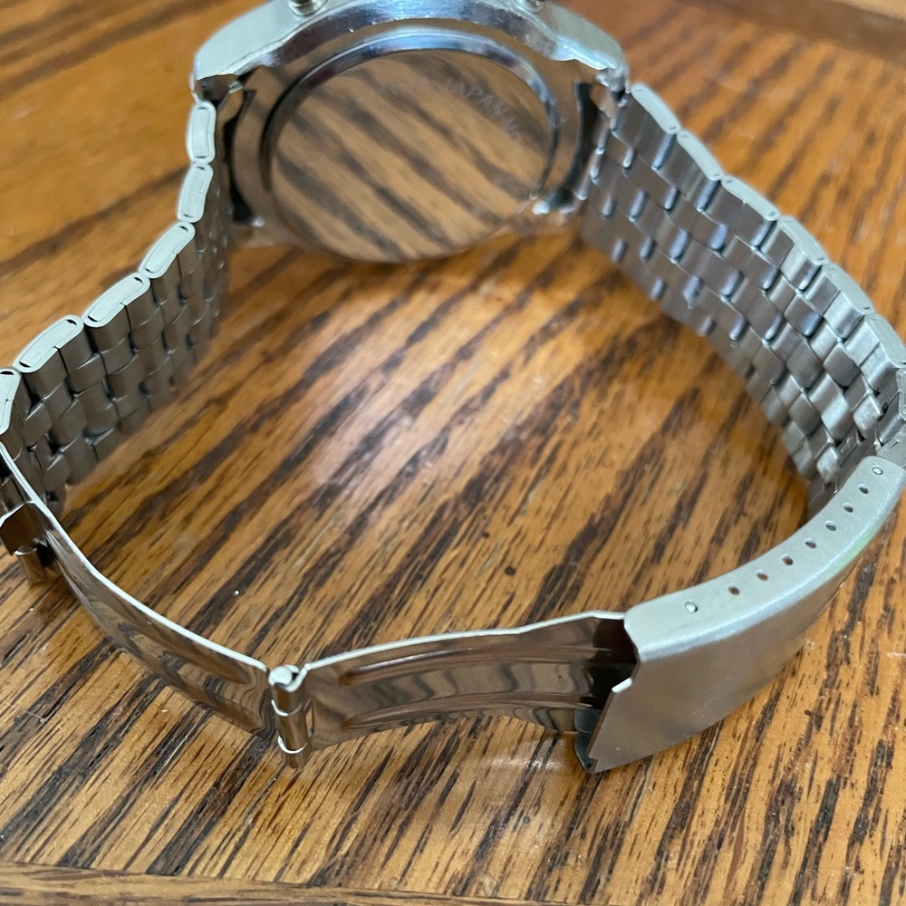 B&R Mens Stainless Steel Quartz Watch - Picture 4 of 8